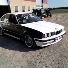 BMW 520I E34 