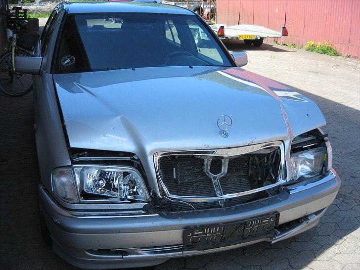 Mercedes Benz C220 cdi Totalskadet....! billede 13