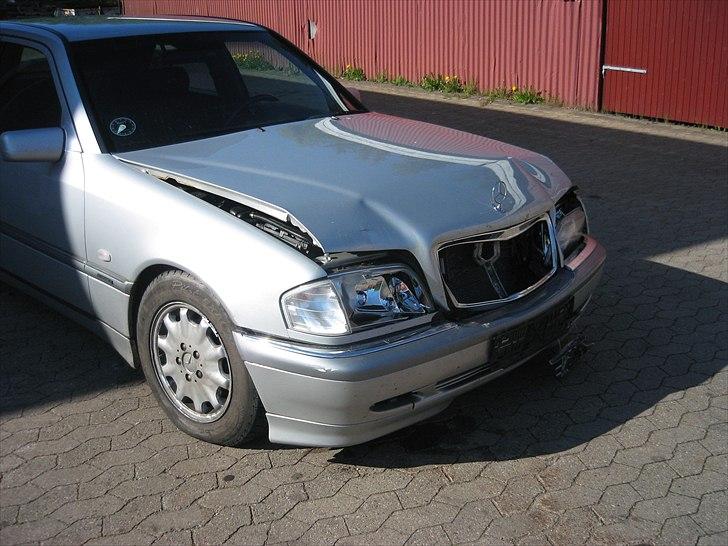 Mercedes Benz C220 cdi Totalskadet....! billede 15