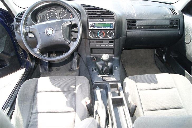 BMW 323i  (solgt) billede 8