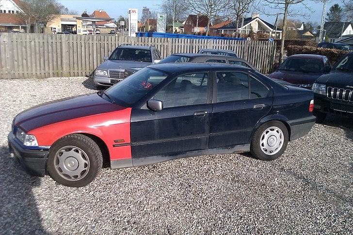 BMW 316 I E36 SOLGT billede 3