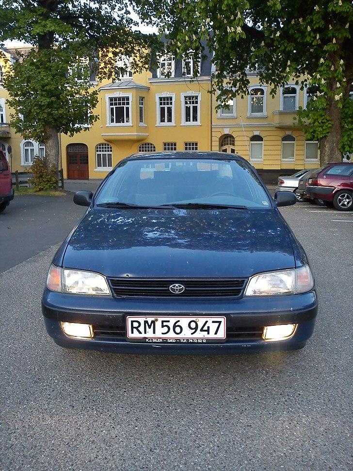 Toyota Carina E billede 1