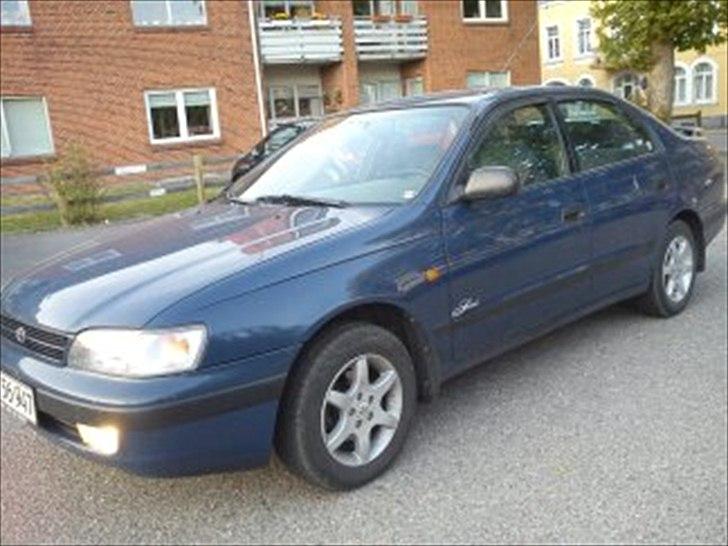 Toyota Carina E billede 2