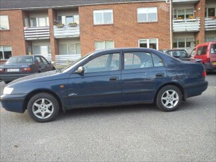 Toyota Carina E billede 3