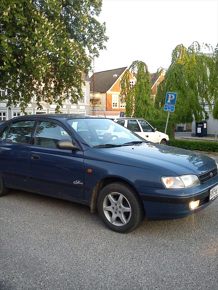 Toyota Carina E billede 5