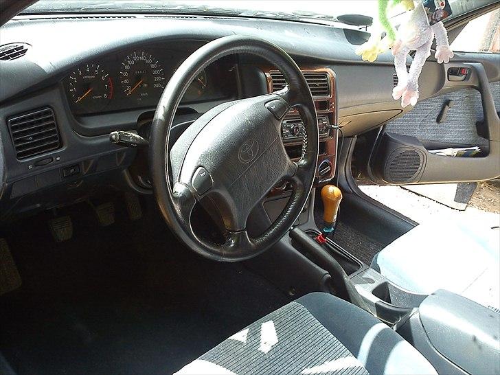 Toyota Carina E billede 6