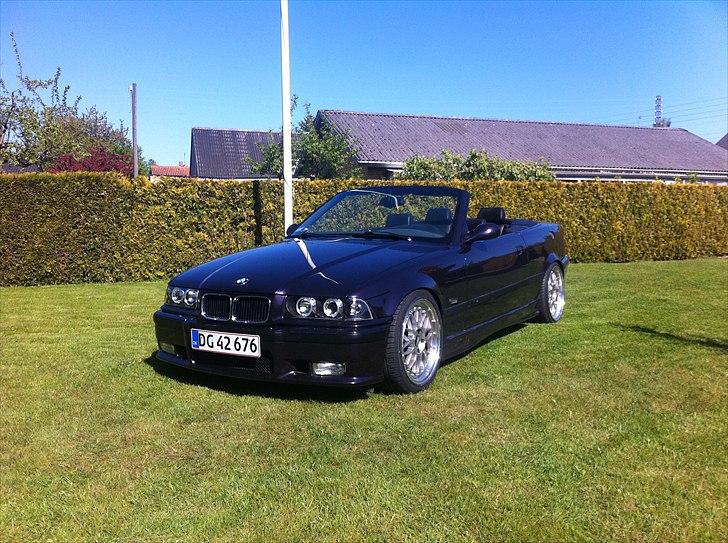 BMW E36 cabriolet (SOLGT) - ny slået græsplæne :-) billede 1