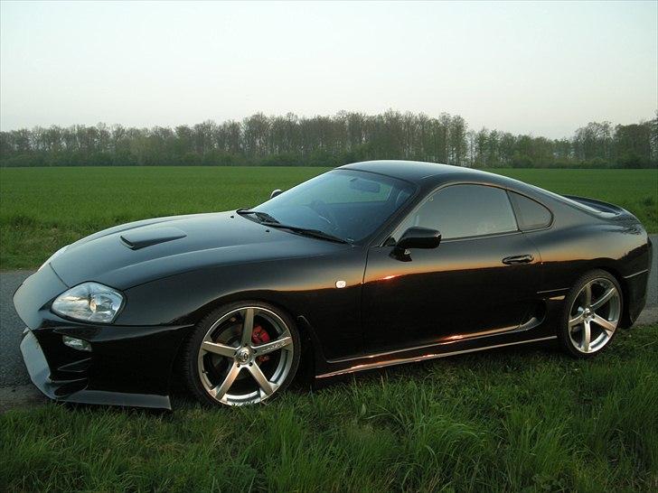 Toyota Supra MKIV JZA80 **SOLGT** - Forårsbillede i skumringen. billede 2