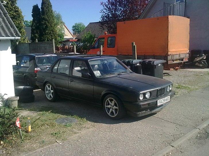 BMW E30 2,3i  billede 1