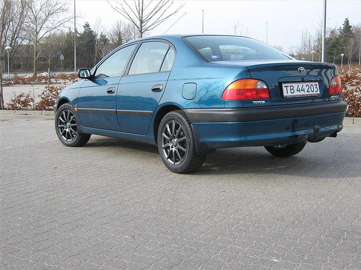 Toyota avensis 1,8 billede 1