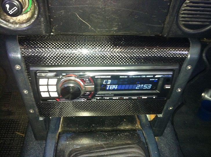 Toyota Corolla GT coupe - Den fine renoverede midterkonsol i rigtig kulfiber billede 15