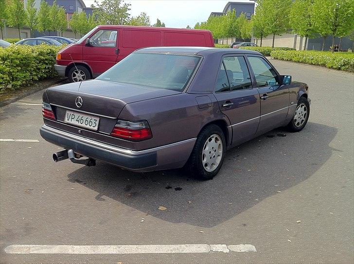 Mercedes Benz 260E billede 2