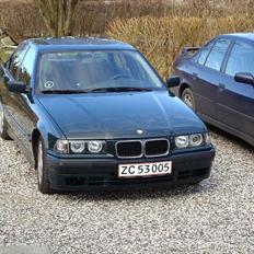 BMW 318i E36