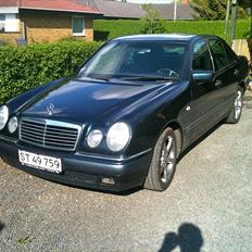 Mercedes Benz E 300
