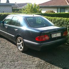 Mercedes Benz E 300