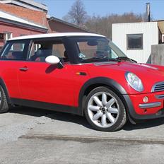 Mini Cooper 1,6 2d