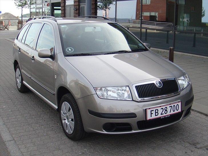 Skoda Fabia 1,9TDI Ambien Combi - Faceliftet front. billede 2