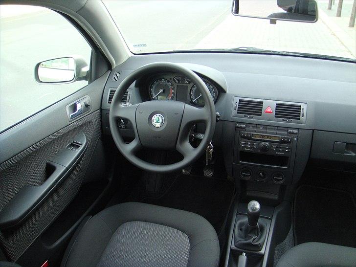 Skoda Fabia 1,9TDI Ambien Combi - Cockpittet. billede 10