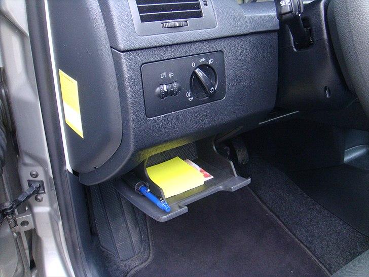 Skoda Fabia 1,9TDI Ambien Combi - Et af de mange opbevaringsrum. billede 16