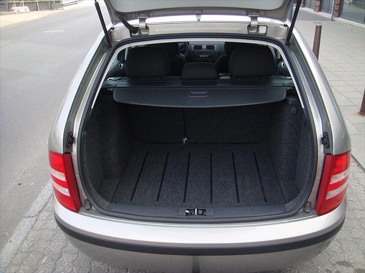 Skoda Fabia 1,9TDI Ambien Combi - Bagagerums volumen: Normal: 426L, Nedfældet: 1225L. billede 18