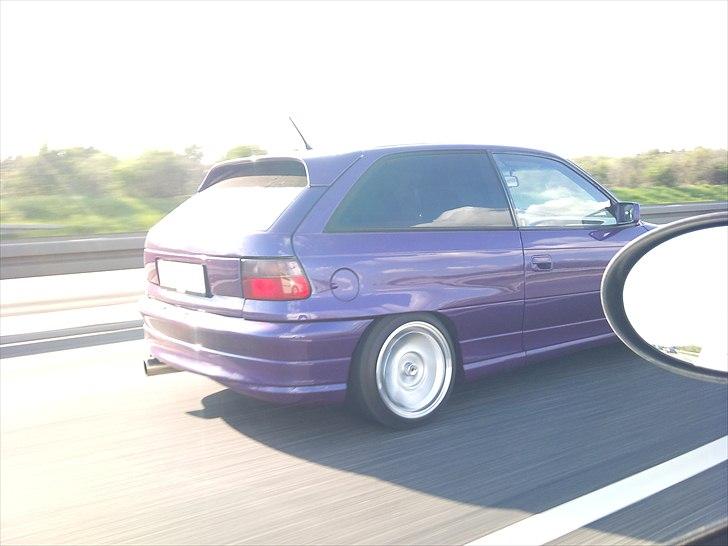 Opel Astra  F GSI 16v - på motorvejen på vej hjem fra Tyskland
 billede 2