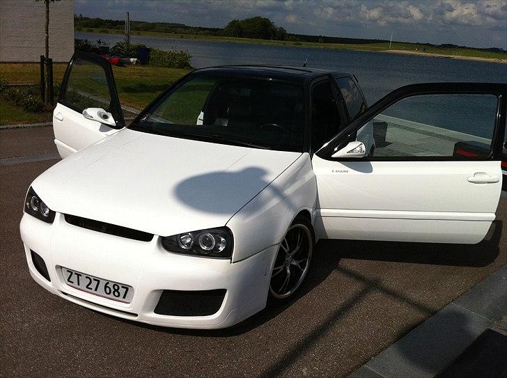 VW Golf 3, ''White Chick'' (SOLGT!) billede 1