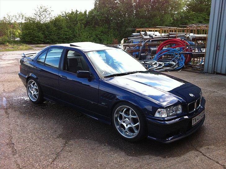 BMW E36 320I 24v **SOLGT** billede 13