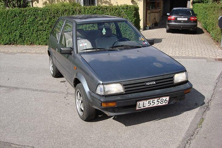 Toyota Starlet 1,0 12V (SOLGT) billede 2
