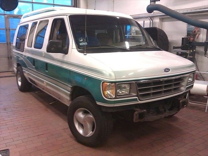 Ford Econoline - er ved at skille den billede 4