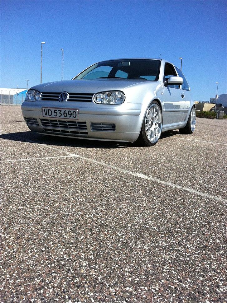 VW Golf 4  ( SOLGT ) billede 1