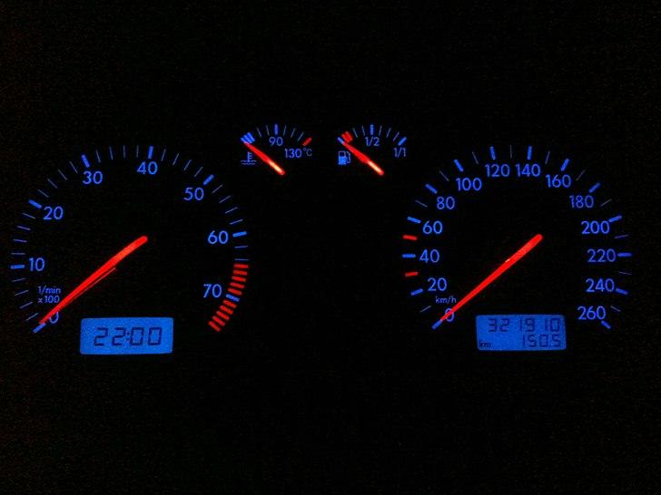 VW Passat 1,8 T Variant - Det ser lidt mere moderne ud, særligt når man tidligere har kørt i en 97´er med grønt lys billede 10