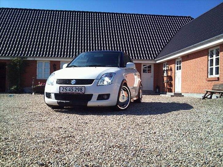 Suzuki Swift" D´ Hvide Gang$ter billede 12