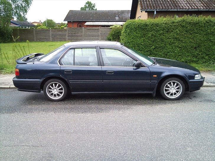 Honda Accord *Væk* - Pæne fælge, men en tomme eller to mere havde nok ikke gjort noget (: billede 6
