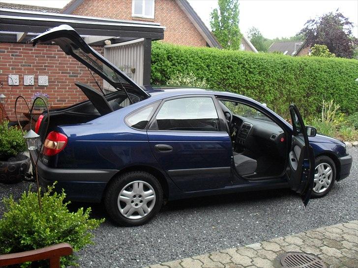 Toyota Avensis Terra  **SOLGT** billede 3