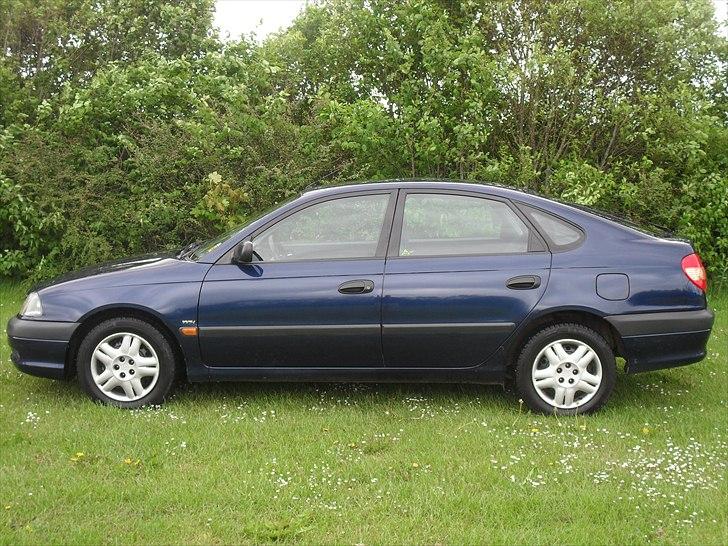 Toyota Avensis Terra  **SOLGT** billede 6