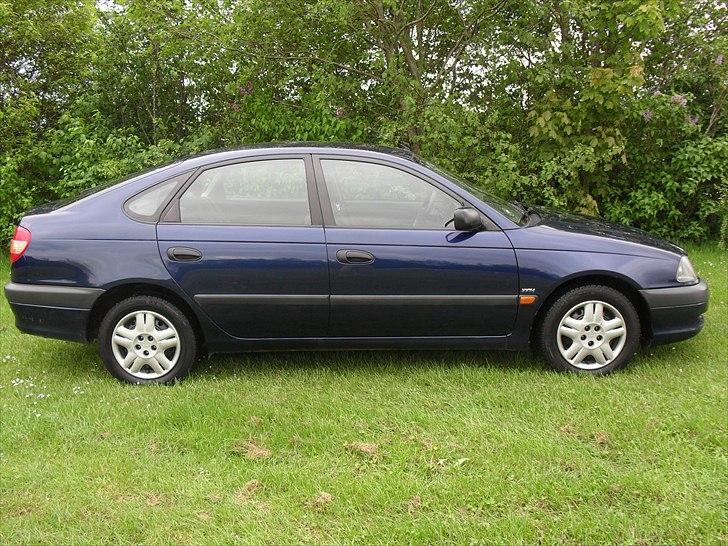 Toyota Avensis Terra  **SOLGT** billede 9
