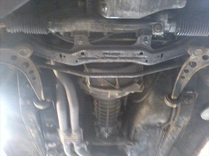 BMW 320i 2d E30 - Ingen rust, kun lidt overflade.. :o)  billede 15