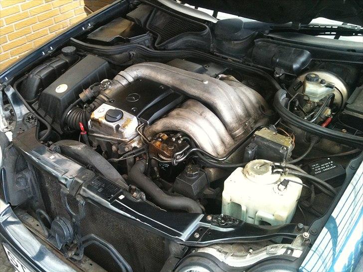 Mercedes Benz E 300 billede 14