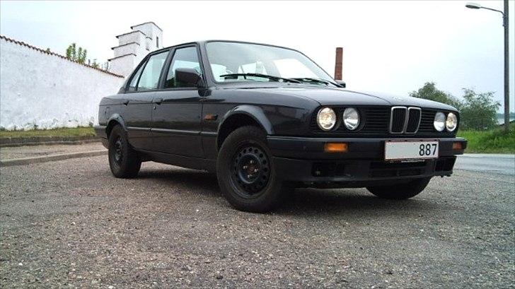 BMW E30 324TD billede 2