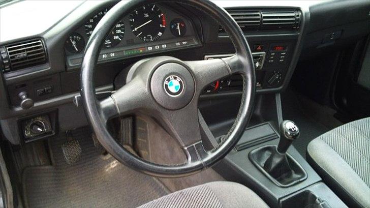 BMW E30 324TD billede 10