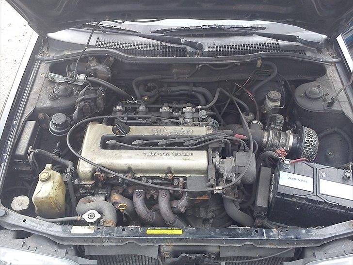 Nissan Sunny GTI SOLGT billede 5