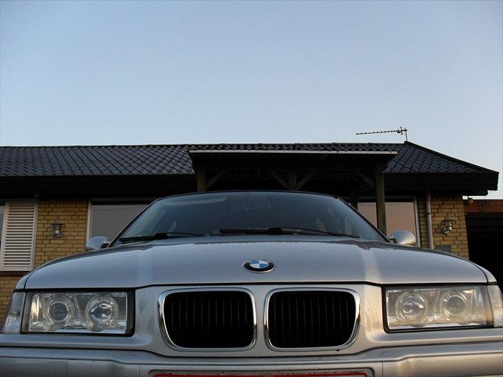 BMW 325i STJÅLET billede 4