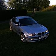 BMW 328i