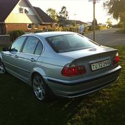 BMW 328i