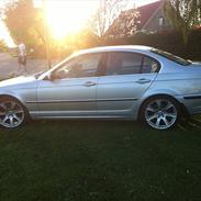 BMW 328i