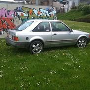 Ford Escort 1,6 solgt