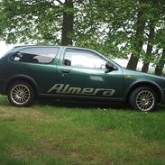 Nissan Almera TOTALSKADET