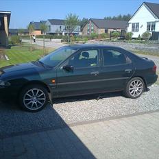Ford Mondeo V6