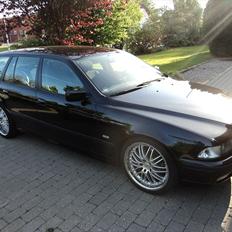 BMW 528i Touring