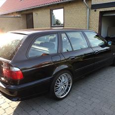 BMW 528i Touring